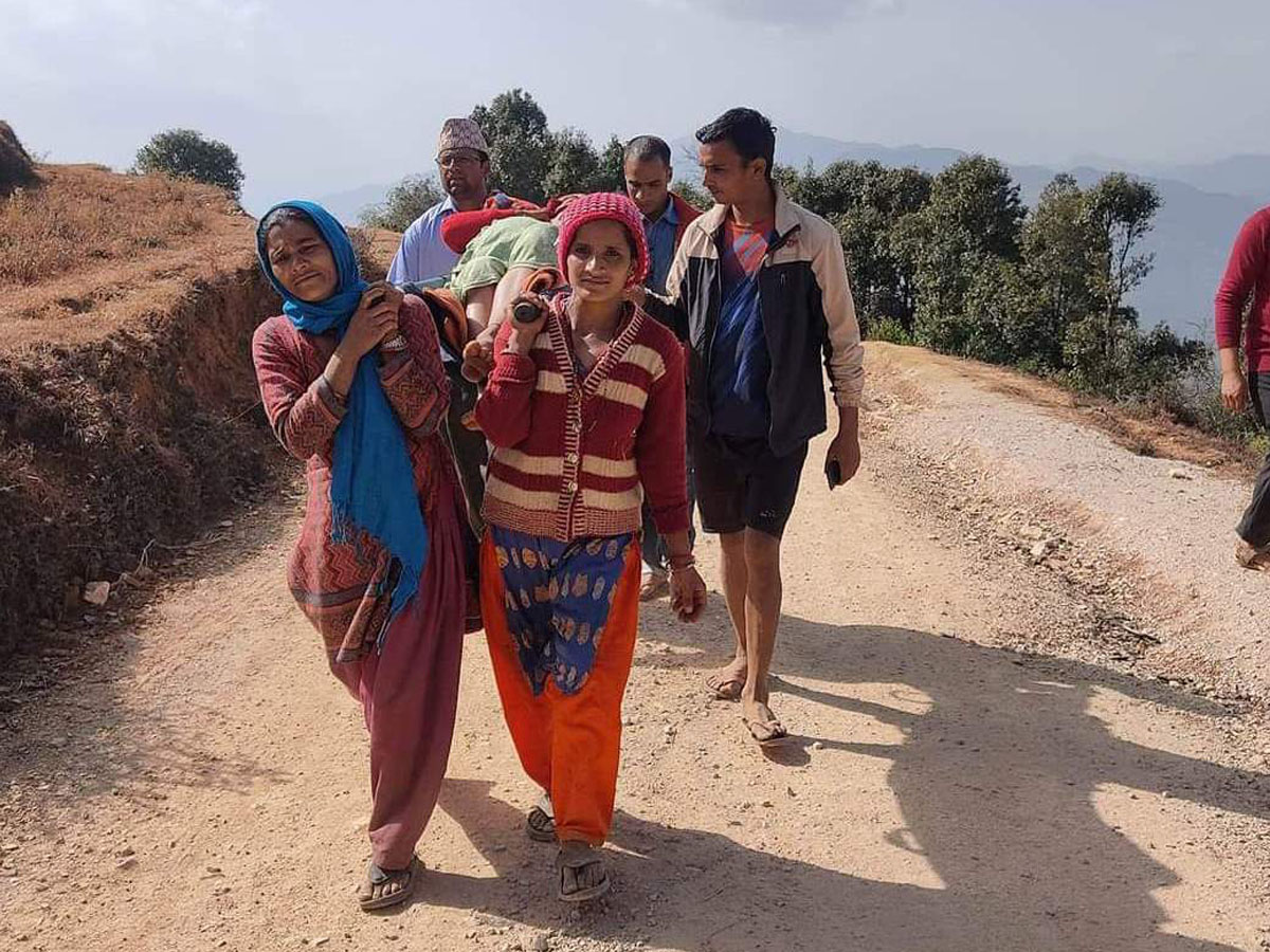 बैतडीको नागार्जुन स्वास्थ्यचौकीमा ९ महिनादेखि प्रसुती सेवा बन्द, सेवाग्राहीलाई सास्ती 